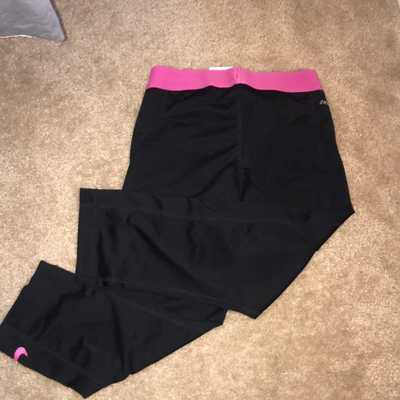 Nike dri fit cropped leggings - Picture 2 of 2